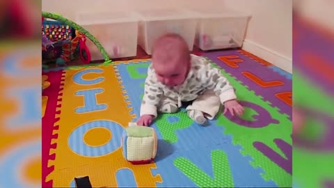 Try to not laugh with these funny babies