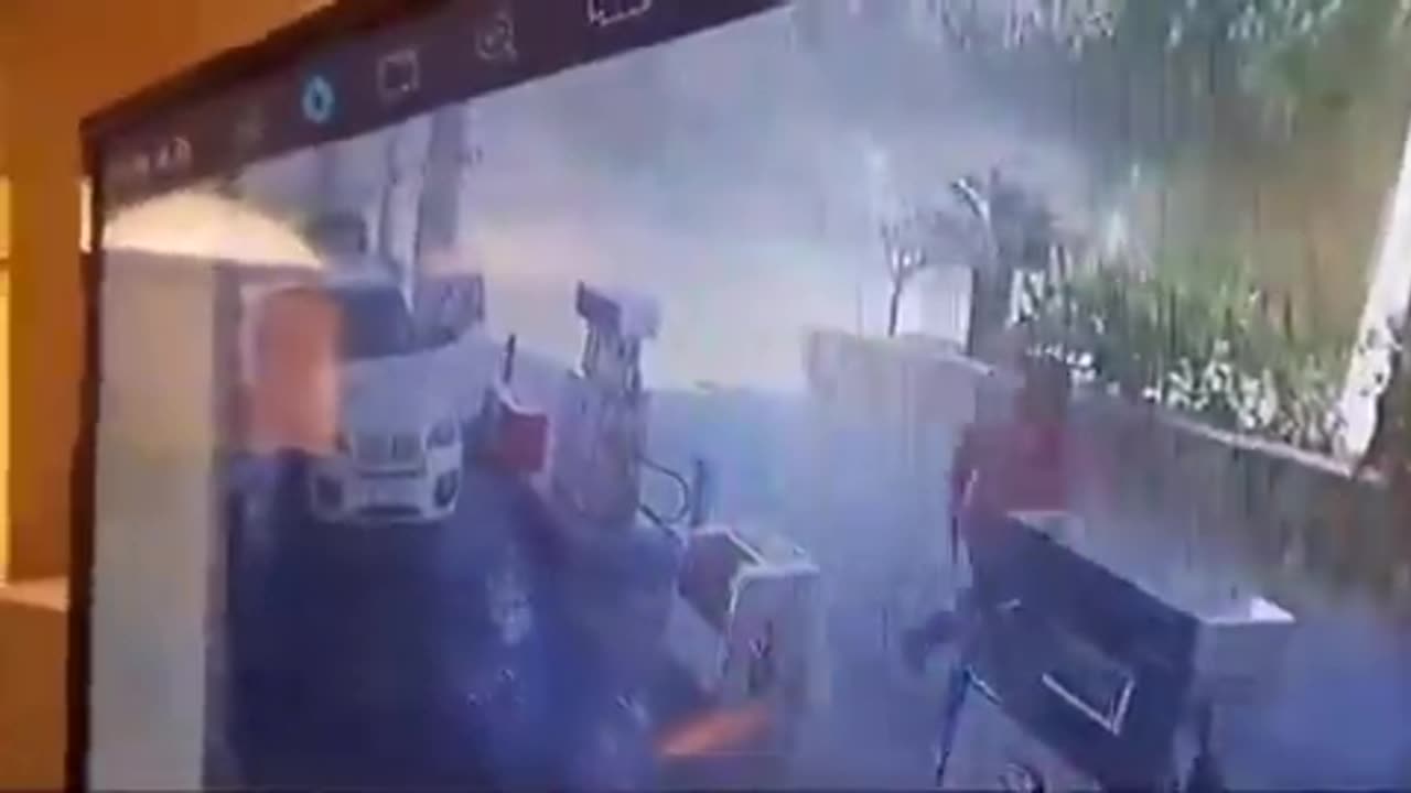 لحظة تنفيذ طيران الاحتلال محاولة اغتيال قرب صيدا التي كانت تستهدف قيادي من حماس.