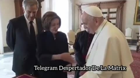 Strange gifts between Nancy Pelosi and Bergoglio