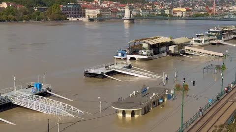 Budapesti përfundon "nën ujë", Danubi del nga shtrati pas reshjeve masive