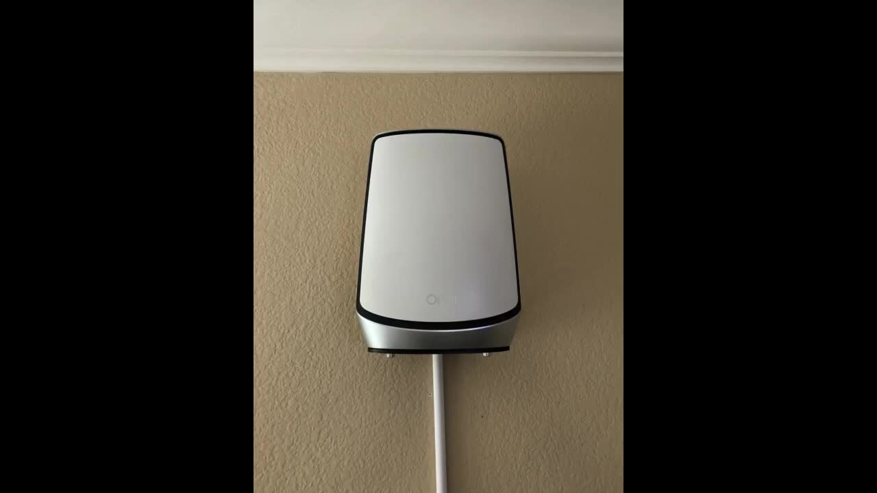 Review: Koroao Metal Wall Mount Holder for Orbi Whole Home Tri-Band Mesh WiFi 6 System/Orbi Ult...