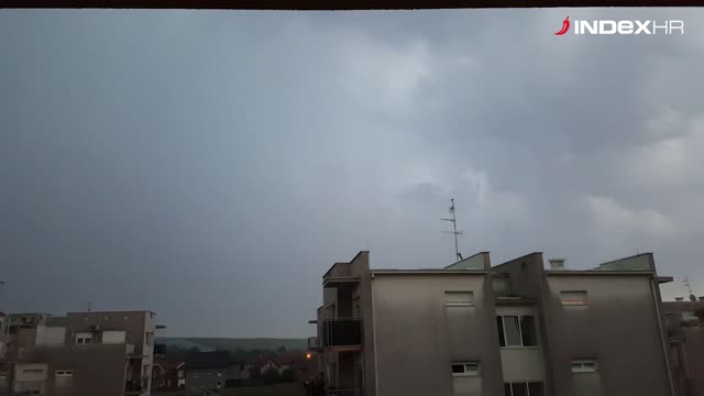 Grmaljvine i pljusak u Zagrebu