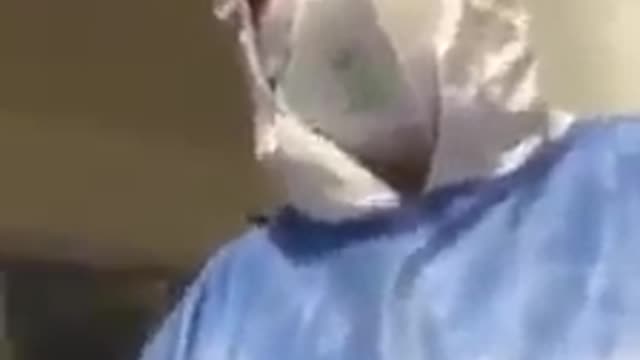 En Venezuela uña doctor le cuerda el juramento a su compañero