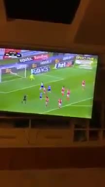 Quaresma vibra com golo de Soares