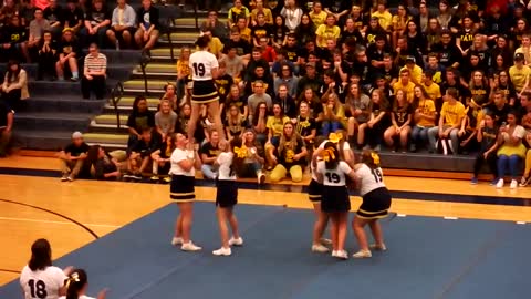 THS Homecoming Pep Rally Cheerleaders - 2016