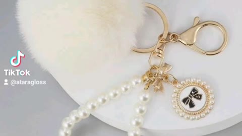 Fluffy pearl pom charm keychain