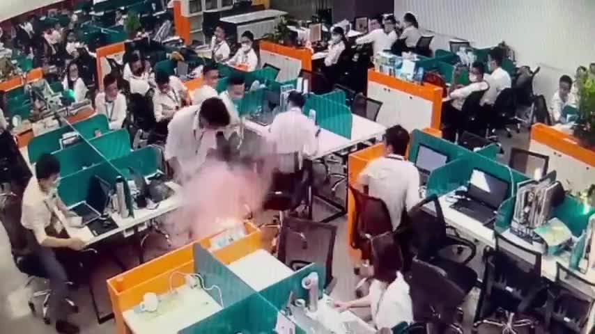 Smartphone Combusts In Hot Weather