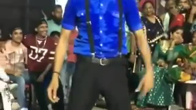 Very Funny Dance And Act Like Hrithik Roshan Character Rohit Mehra From Koi Mil Gaya