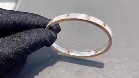 Precious gold bracelet