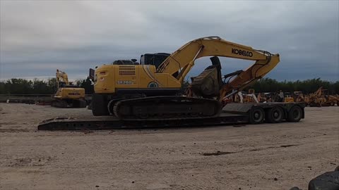 Kobelco SK260 Heavy Haul Training