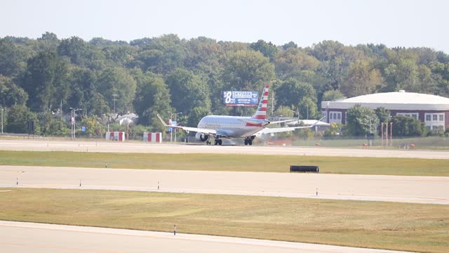 American Airlines Embraer 170/175 Landing at St. Louis Lambert Intl from Chicago O'Hare Intl