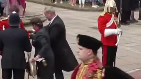 Kings Guard faints at Windsor Castle