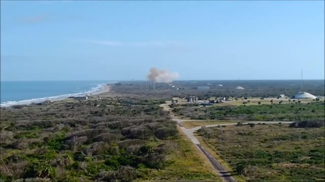 Remarkable Footage Of Falcon Heavy's Boosters Perfectly Landing On Target