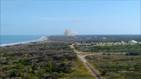 Remarkable Footage Of Falcon Heavy's Boosters Perfectly Landing On Target