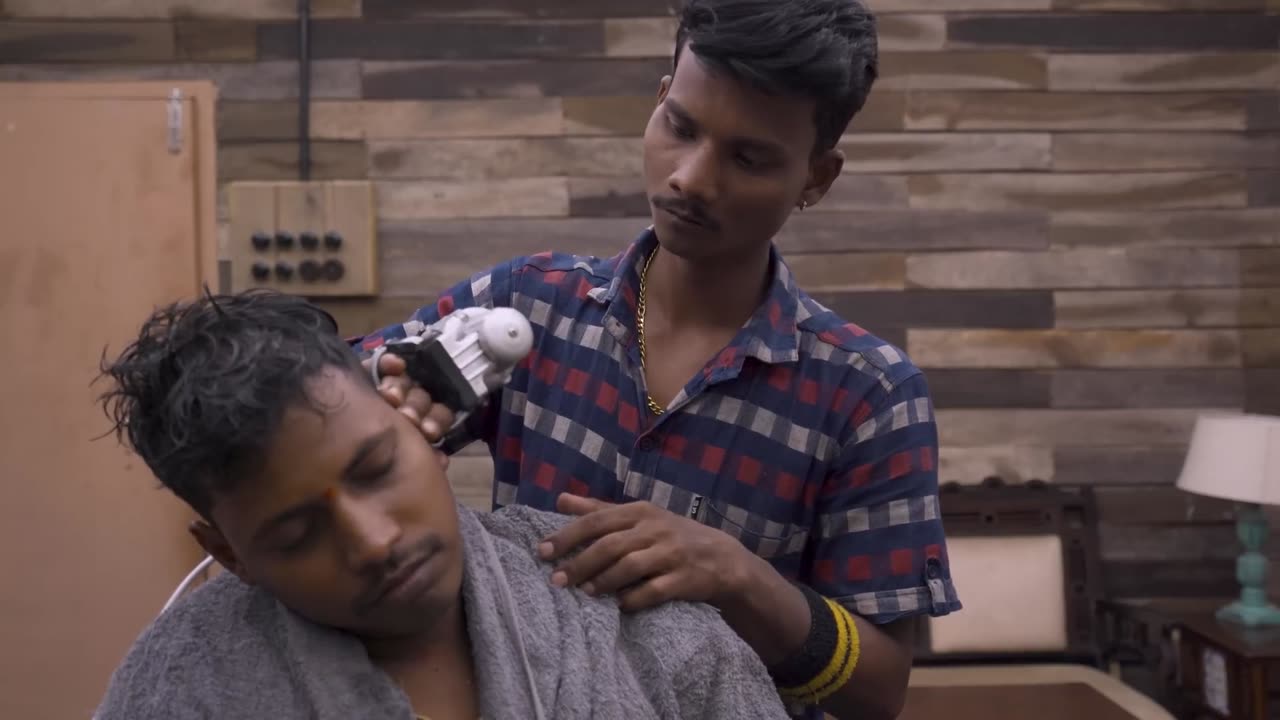 Master Cracker Intense Vibrator Head Massage and Ear Cleaning _ Indian Massage