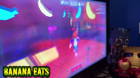 World’s Craziest Video Game - Banana Eats!