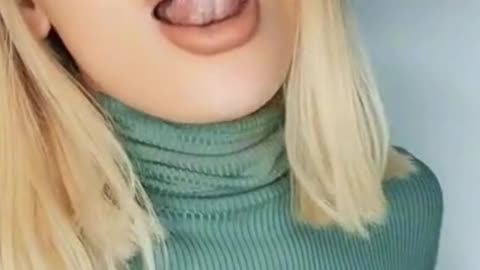NO BRA MILF IS READY TO LICK 🔥