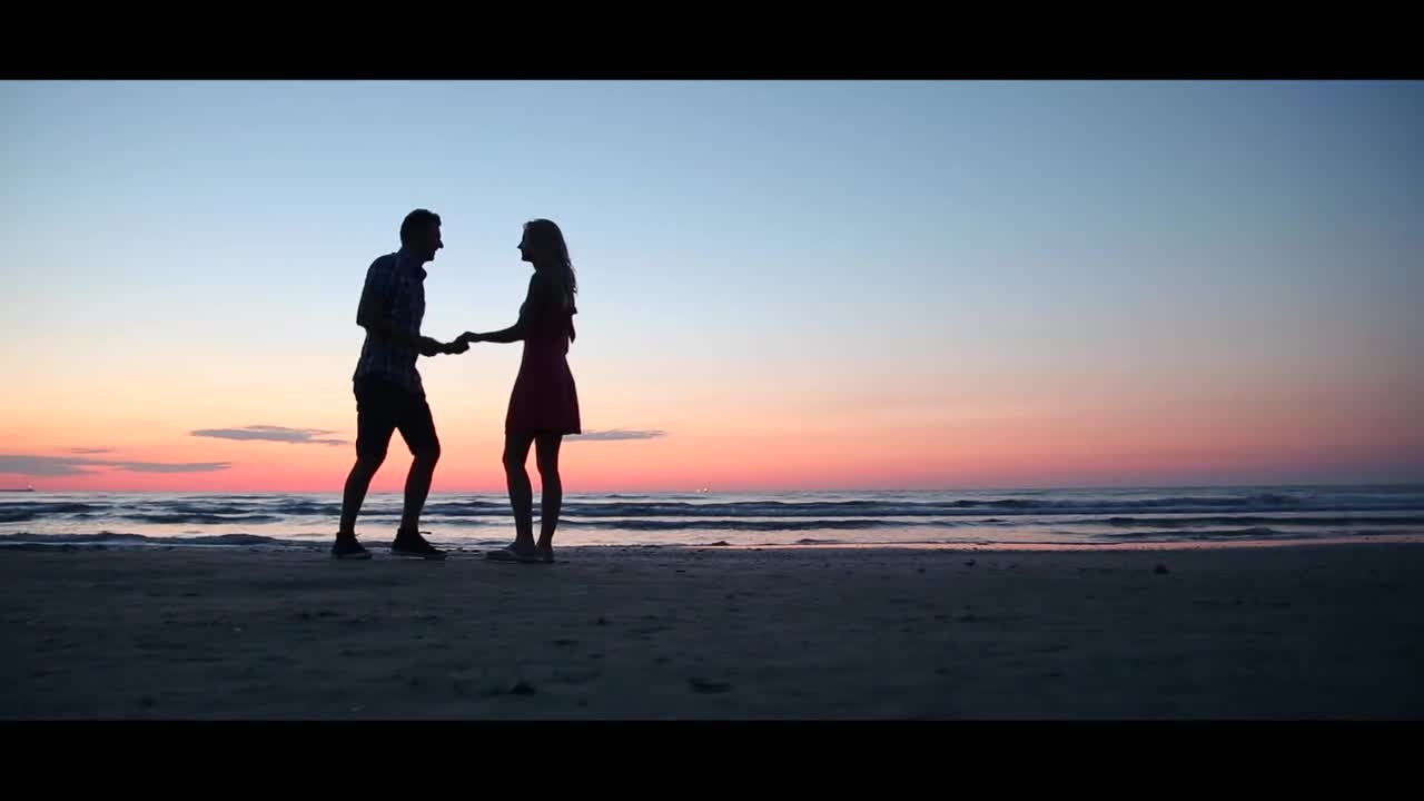 Presenting the wedding ring in a romantic atmosphere