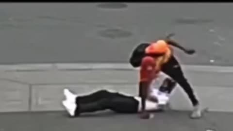 Brutal Robbery in Seattle Street