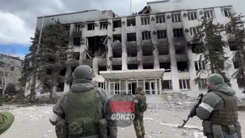 Soldiers of the "Somalia" battalion raised the flag over the administration of the Kalmiussky