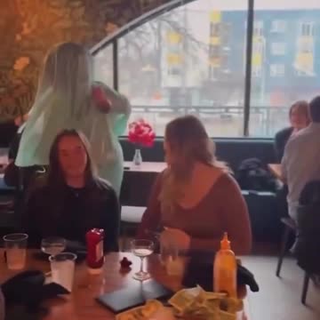 Disgusting Drag Queen Dinner Show Rightfully Repulses Twitter