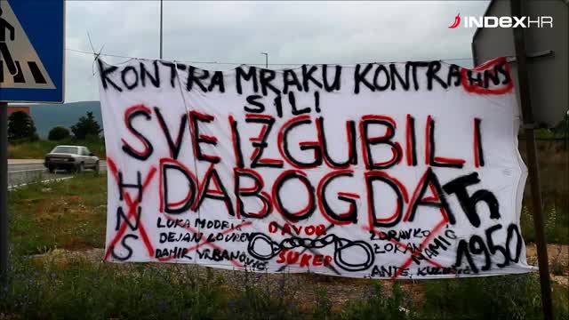 U Konjevratima uz cestu postavljen transparent protiv HNS-a