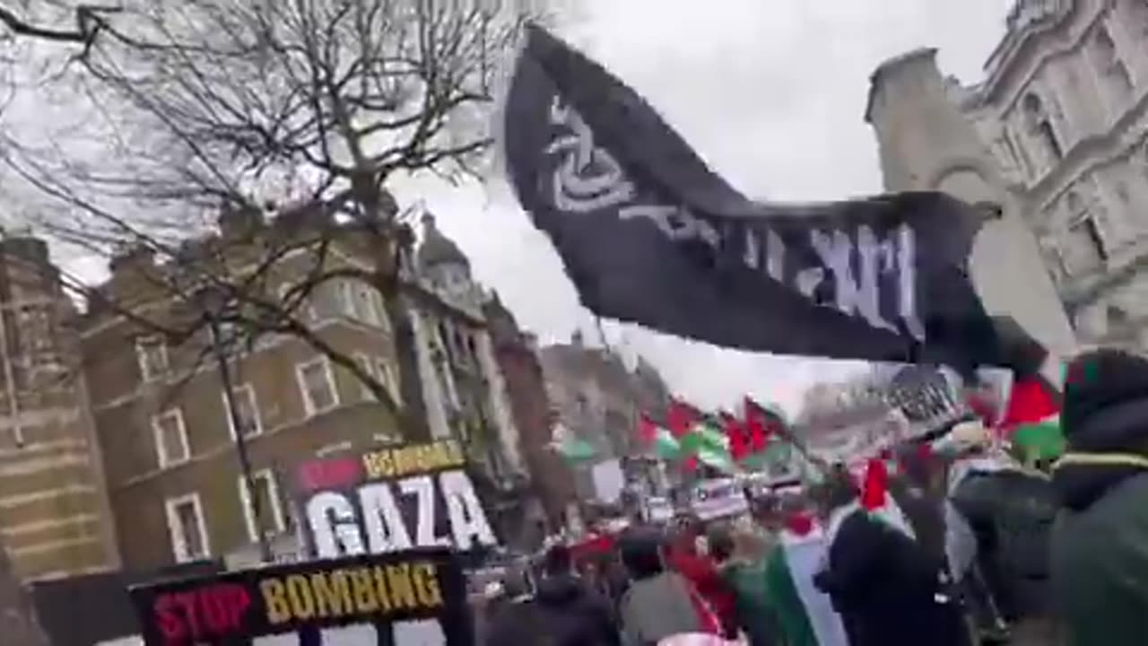 Met Police says the flag is Islamic profession of faith.