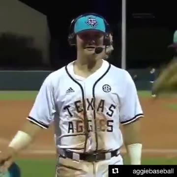 TeamMates Harass Him During Live Interview #funnyshorts #funny_clips #sportsmania