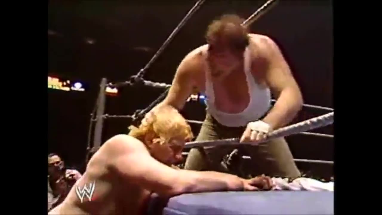 WWF Pat Patterson vs Sgt Slaughter - Alley Fight @ MSG - May 04 1981