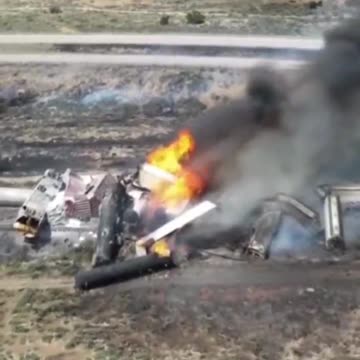 BREAKING – Fiery Train Crash At The Arizona - New Mexico State Line