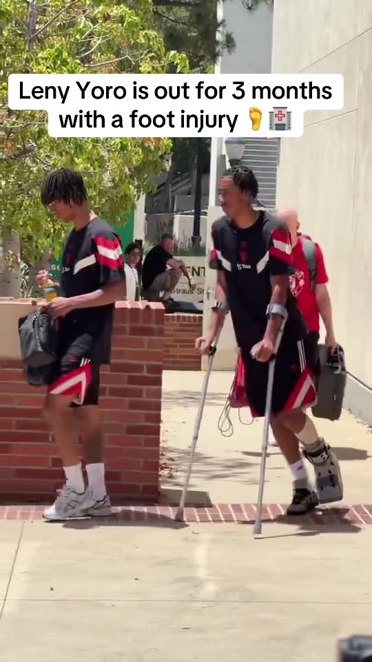 Manchester United confirm Leny Yoro is out for three months with a foot injury