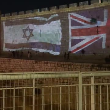Jerusalem City Walls Light Up in Memory of Queen Elizabeth II