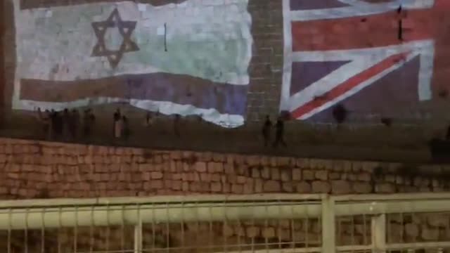 Jerusalem City Walls Light Up in Memory of Queen Elizabeth II