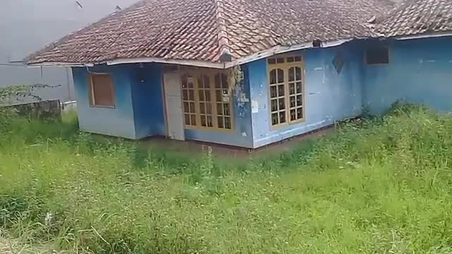 haunted house by the roadside