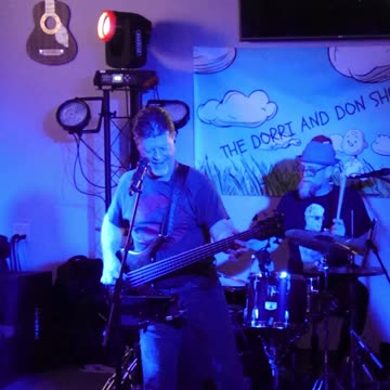 Side Piece Band plays Bush's song Machinehead