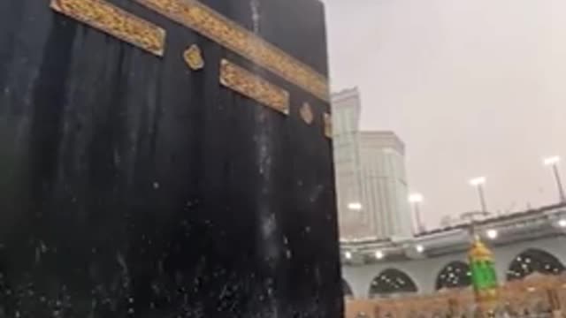 Beautiful View of Rain at Khana Kaaba Holy Mosque Mecca | Hasbi Rabbi | #Shorts