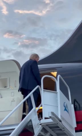 Trump Departs for New Hampshire