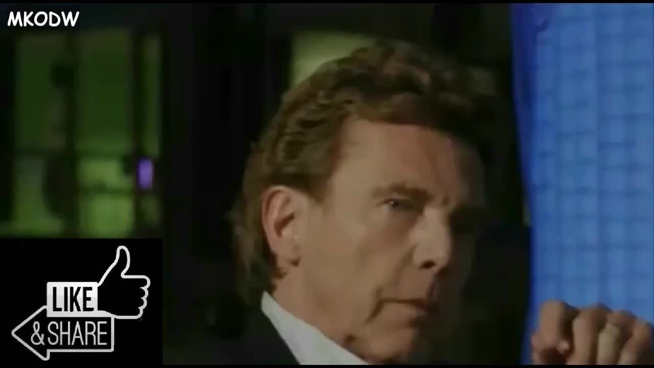 Let eens goed op het oog van John de Mol en oordeel zelf!