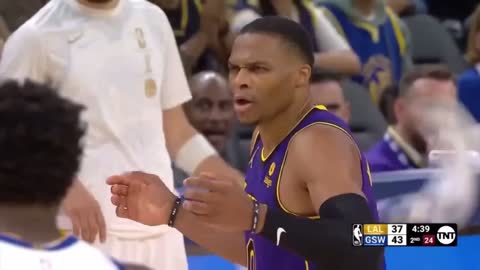 Russel Westbrook couldn’t believe his eyes after he got a technical foul