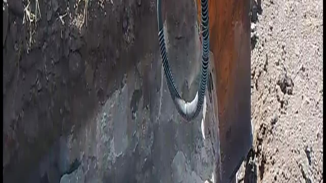 JCB MACHINE excavation hard rock breaker