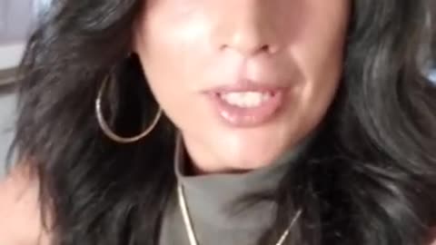 Amanda Grace Talks...Joshua 24:15 on the Wall of her Entryway