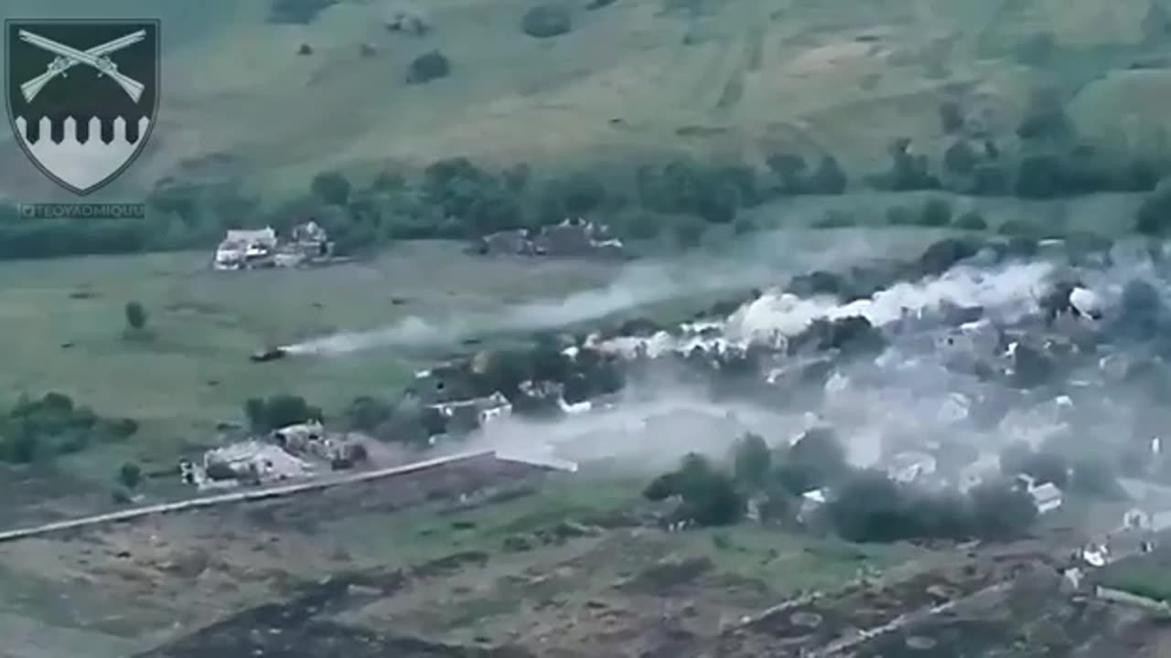 Incredible Footage of a Ukrainian BTR Firing on Russian Positions from Near Point-Blank Range