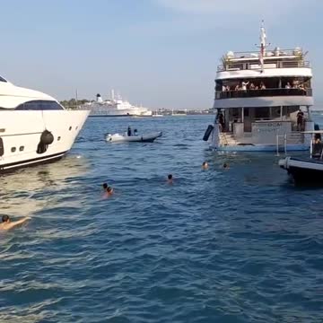 kids swimming to Andrew Tates yacht in Split, Croatia 🇭🇷