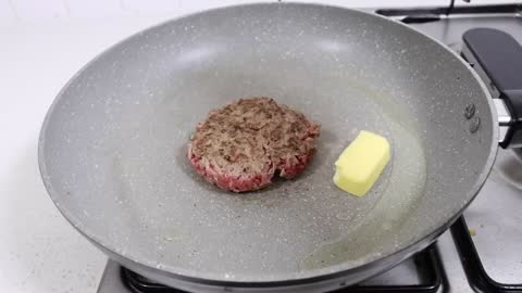 How To Make a McDonald's Cheeseburger