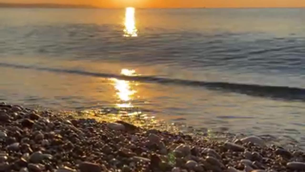 RelaXing VideO Of a SunRise Beach.......