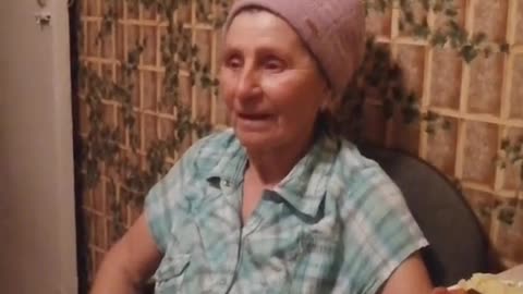 Бабуля жгет