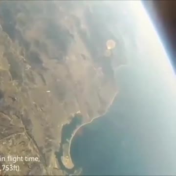 Hunting strange UFOS in Space !