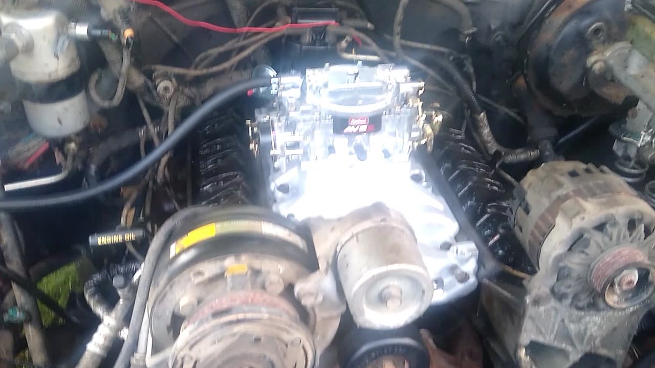 Gretta's first start. 93 GMC K2500 Carb swapped.