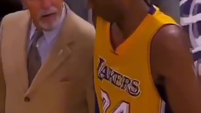 Kobe Bryant dislocated his finger