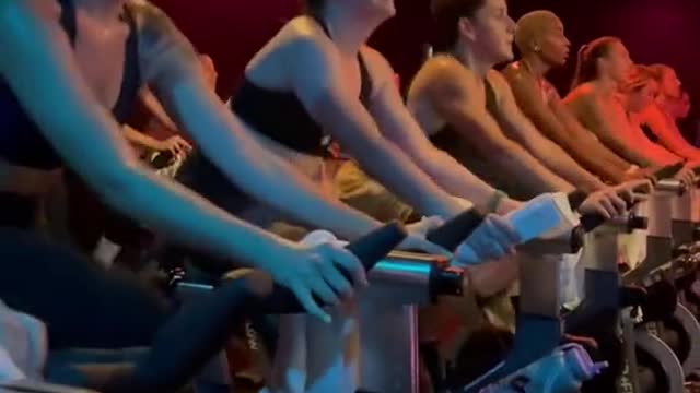 This spinning bike has a good atmosphere for fitness